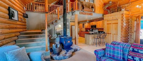 Fernseher, Kamin, DVD-Player, Arbeitsbereiche