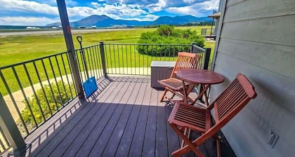 Black Bear Den- Mountain Views - Close to Downtown