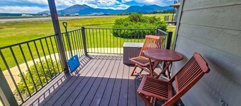 Black Bear Den- Mountain Views - Close to Downtown