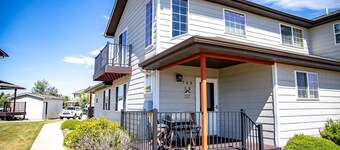 Comfortable Townhome - Mountain Views