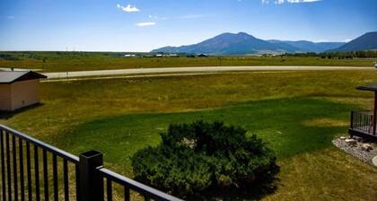 Comfortable Townhome - Mountain Views
