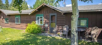 Enjoy your stay at in this historic forest service cabin in Buenttner Park