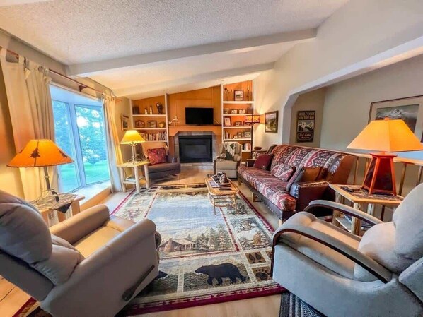 TV, fireplace, DVD player, ping pong