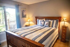 5 habitaciones, tabla de planchar con plancha y cuna de viaje 