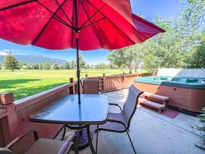 Outdoor dining - Mountain View Lodge-Hot Tub-Views-Close to Town (Red Lodge)