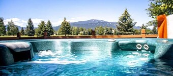 Mountain View Lodge-Hot Tub-Views-Close to Town