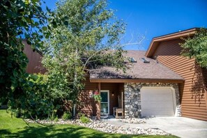 Exterior - Mountain View Lodge-Hot Tub-Views-Close to Town (Red Lodge)