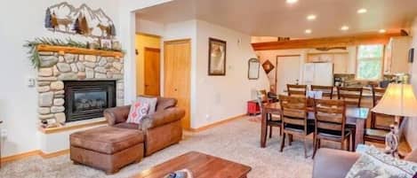 Smart-TV, Kamin, DVD-Player