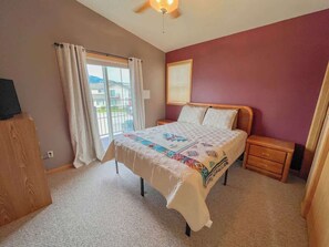 3 habitaciones, escritorio, tabla de planchar con plancha y wifi gratis 