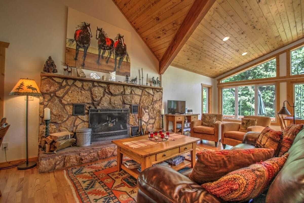 TV, fireplace, DVD player, offices