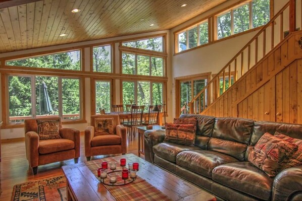 TV, fireplace, DVD player