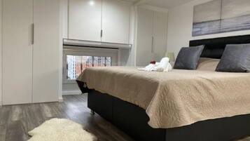 1 slaapkamer, een strijkplank/strijkijzer, reisbedje, wifi