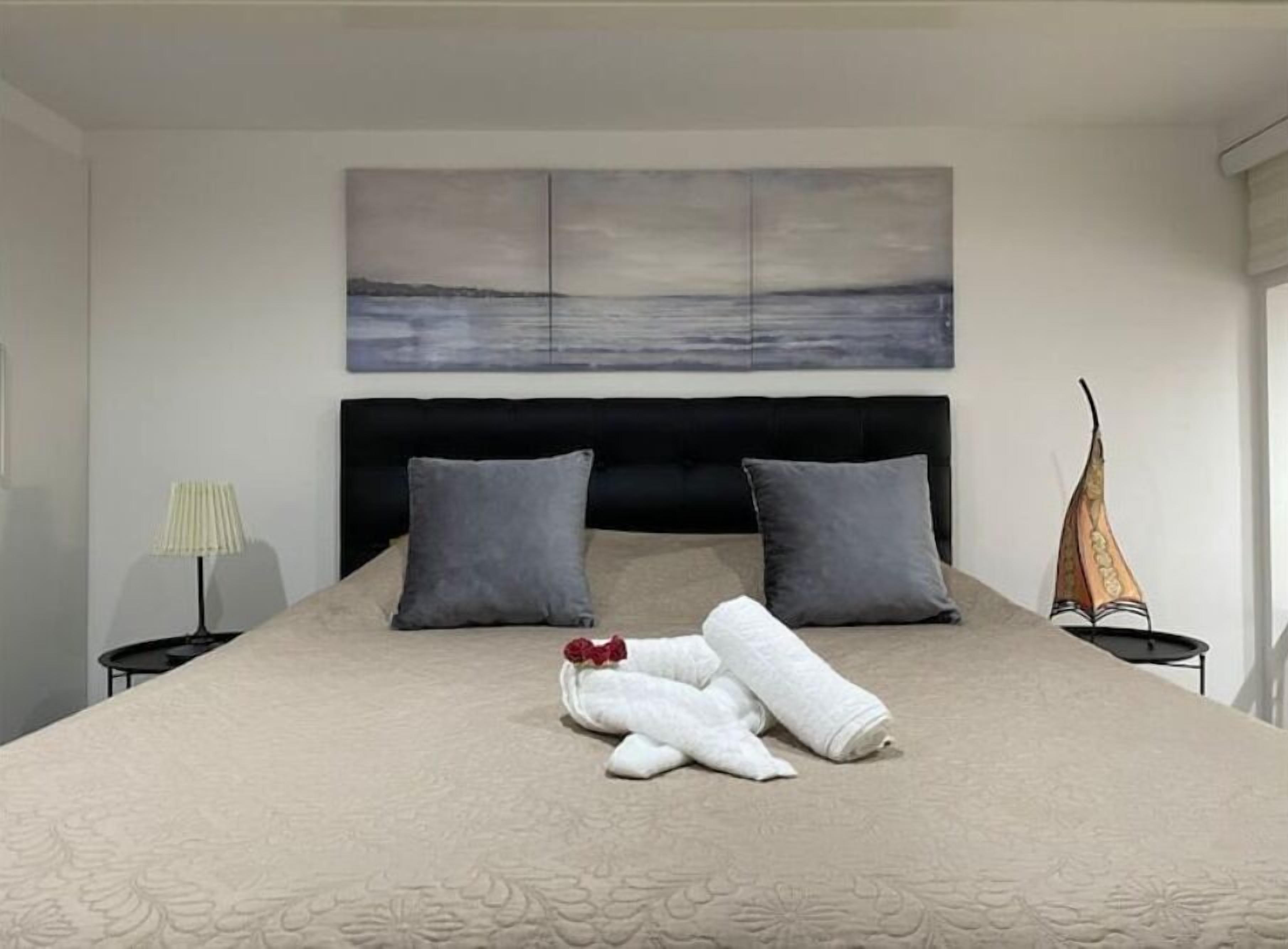 1 chambre, fer et planche à repasser, lit parapluie, Wi-Fi