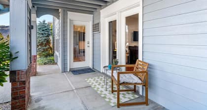 08 Lodge, Downtown, AC, Ground Floor, Hood River!