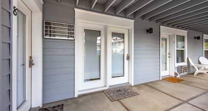 08 Lodge, Downtown, AC, Ground Floor, Hood River!