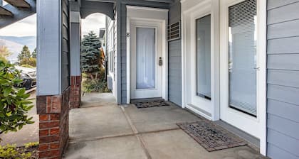 08 Lodge, Downtown, AC, Ground Floor, Hood River!