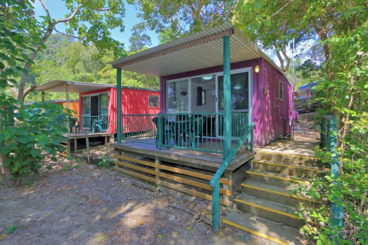 Beach Hut | 2 bedrooms, bed sheets