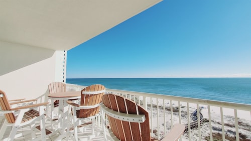 Bristol 1002 Beach Club-Direct Gulf View-Right On The Beach-Pool/Hot Tub-WiFi!