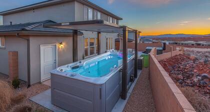 1433 | PRICE DROP, Private Swim Spa, Hot tub, Putting Green, and Game Room!