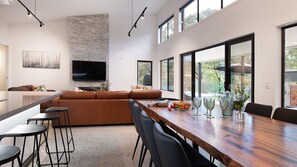 Dining - Amore ~ Hepburn Springs/Daylesford ~ Luxury, Spa, Wood Fire (Hepburn)