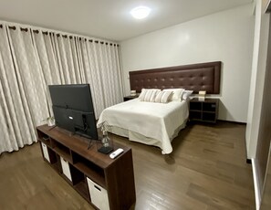 2 室のベッドルーム、アイロン / アイロン台、WiFi (無料)、ベッドシーツ
