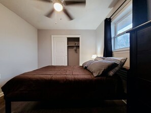 1 bedroom, desk, iron/ironing board, free WiFi - Central Stay! Near UK/Downtown/Campus. (Lexington)