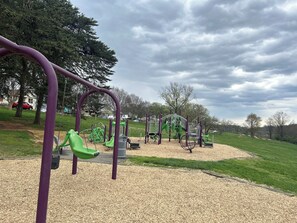 Children’s area - GUEST FAVORITE! ROANOKE RIVER&BIKE TRAILS. PET FRIENDLY WEEKLY DISCOUNTS HOT TUB (Vinton)