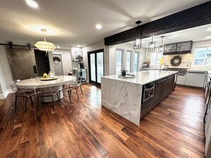 Fridge, microwave, oven, stovetop - High-end home w/ fireplace, gourmet kitchen, sauna, game rm/ large yard/fire pit (Mason)