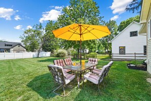Outdoor dining - High-end home w/ fireplace, gourmet kitchen, sauna, game rm/ large yard/fire pit (Mason)