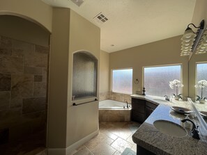 Bañera y toallas