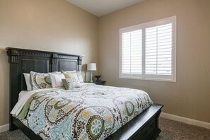 6 bedrooms, WiFi, bed sheets