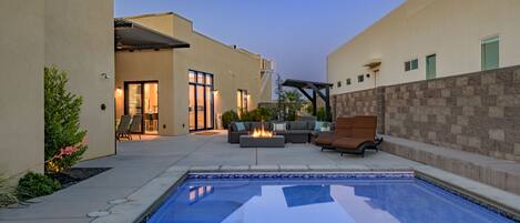 Et oppvarmet basseng