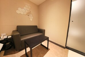 Deluxe Room, 1 Double Bed | Premium bedding, blackout drapes, soundproofing, free WiFi - Dune45 (Suwon)