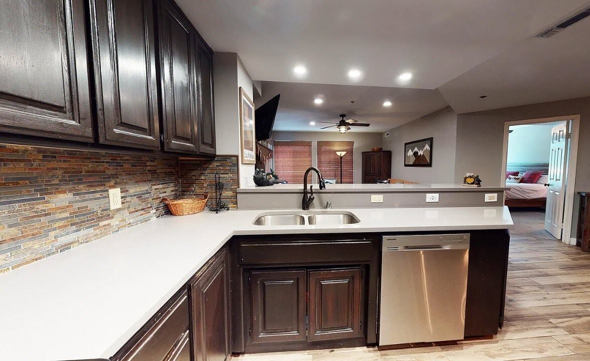 ثلاجة، ميكروويف، فرن، موقد طهي مسطح