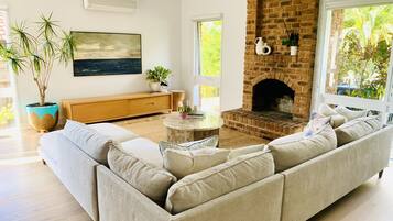 Smart TV, fireplace, video games, ping pong