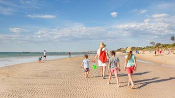 Beach nearby, sun-loungers, beach towels