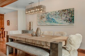Dining - Luxury Penthouse Condo with Covered Parking - 2 Minute Walk to Cascade Lift (Vail)