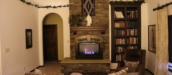 Christmas Ranch House w/Hot Tub - 30 min from ski resort!