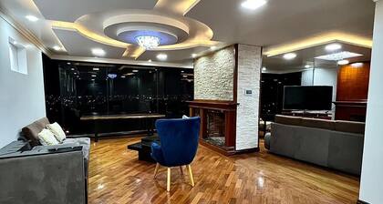 Moderna casa con vista espectacular 5 minutos de los mejores Centros Comerciales