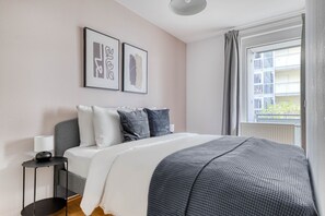 1 habitación, tabla de planchar con plancha, wifi y ropa de cama 