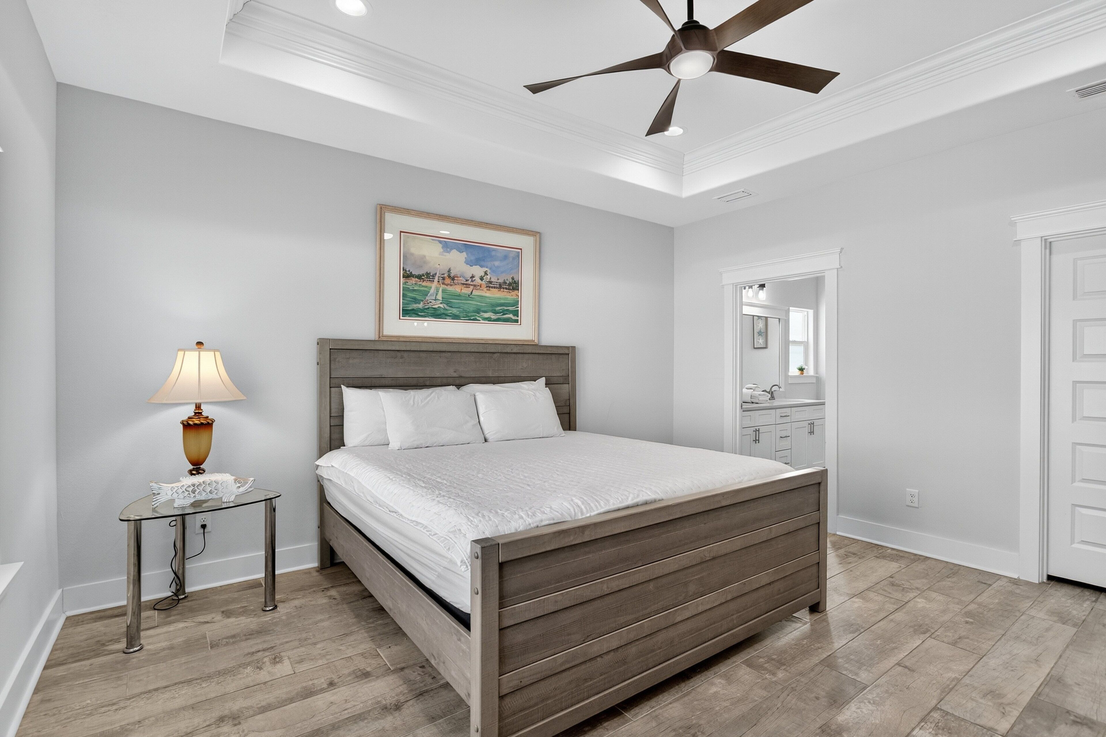 4 slaapkamers, een strijkplank/strijkijzer, gratis wifi, beddengoed