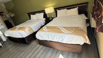1 habitación, tabla de planchar con plancha, wifi gratis y ropa de cama