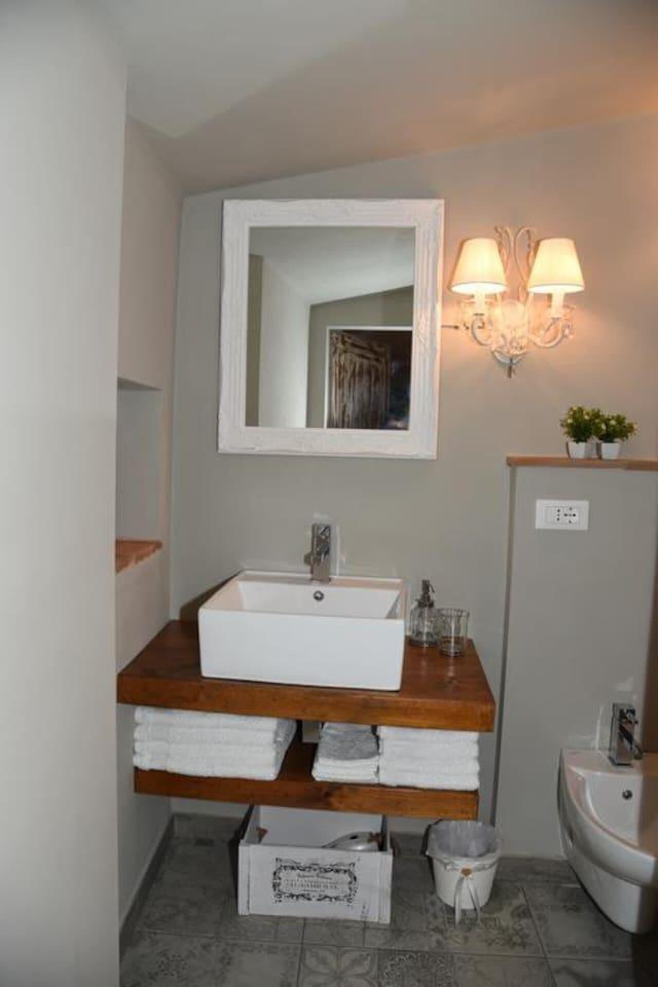 Departamento | Baño | Regadera, secadora de cabello, toallas, shampoo 