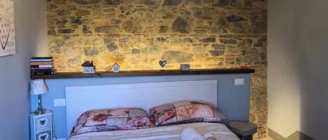 2 soverom, strykejern/-brett, wi-fi (inkludert) og sengetøy