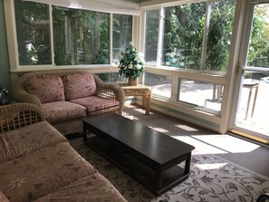 TV connectée, table de tennis de table