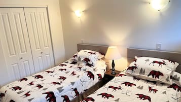 3 camere, una scrivania, ferro/asse da stiro, Wi-Fi