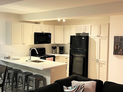 Renovated 3 bedroom condo, lower village, steps from the gondola and Toby pool.