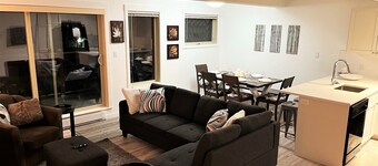 Renovated 3 bedroom condo, lower village, steps from the gondola and Toby pool.