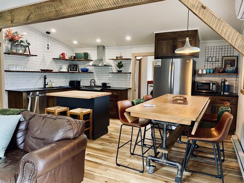 Cozy Lakefront Cabin with Private Dock, Firepit, Grill, Kayaks and More!