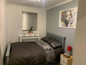 2 Schlafzimmer, Bügeleisen/Bügelbrett, WLAN, Bettwäsche